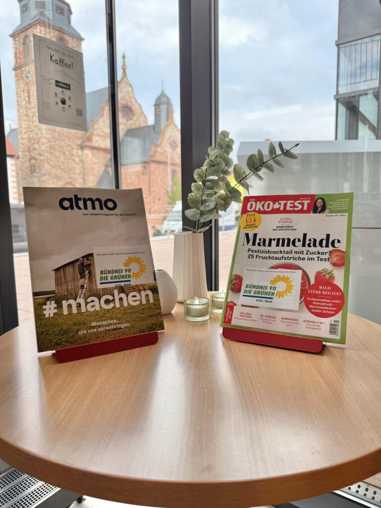 Grüne Kahl fördert Bildungsvielfalt: Langjährige Unterstützung der Kahler Bibliothek durch Zeitschriften-Abos